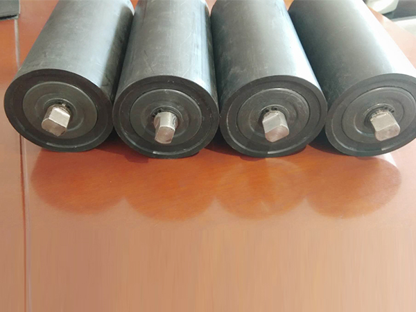 導(dǎo)致高分子聚乙烯托輥跑偏的原因有哪些？